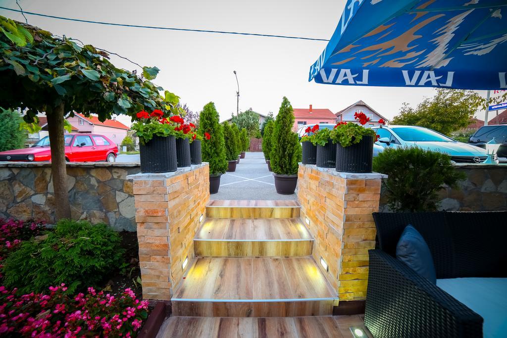 Garni Hotel Radovic Kragujevac Zewnętrze zdjęcie